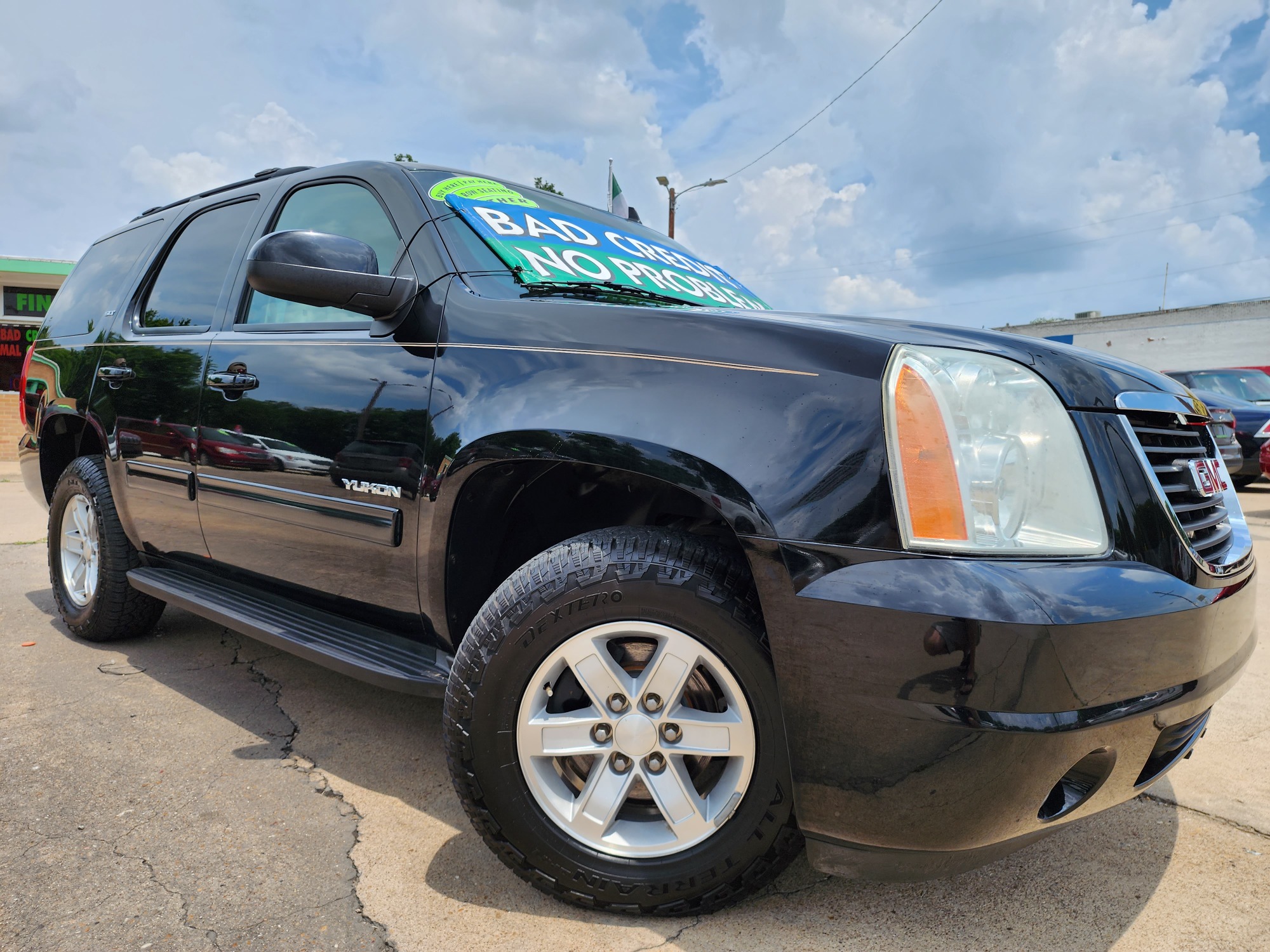 2012 BLACK /BEIGE LEATHER GMC Yukon SLT (1GKS1CE04CR) with an V8 engine, AUTO transmission, located at 2660 S.Garland Avenue, Garland, TX, 75041, (469) 298-3118, 32.885387, -96.656776 - Photo #0